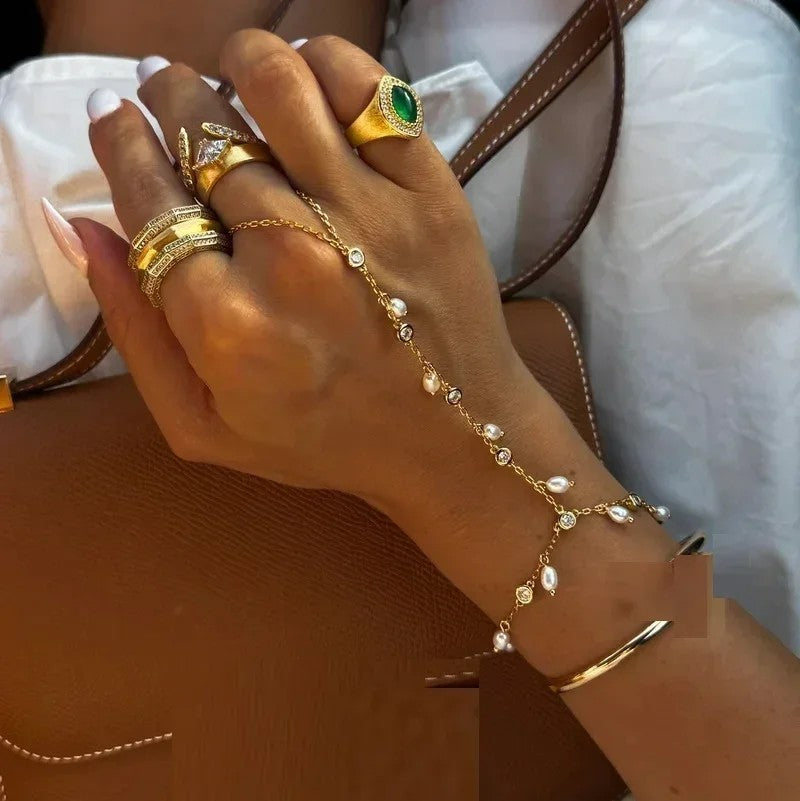 Cascada Pearl Tassel Bracelet