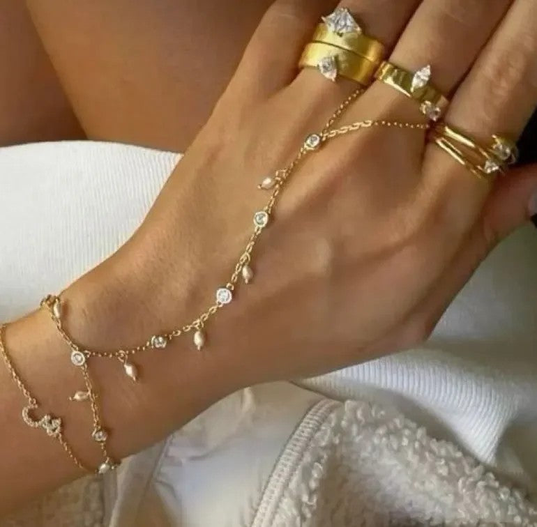 Cascada Pearl Tassel Bracelet