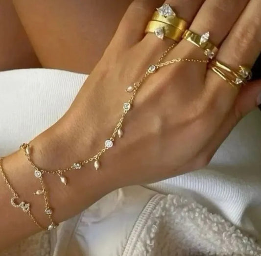 Cascada Pearl Tassel Bracelet