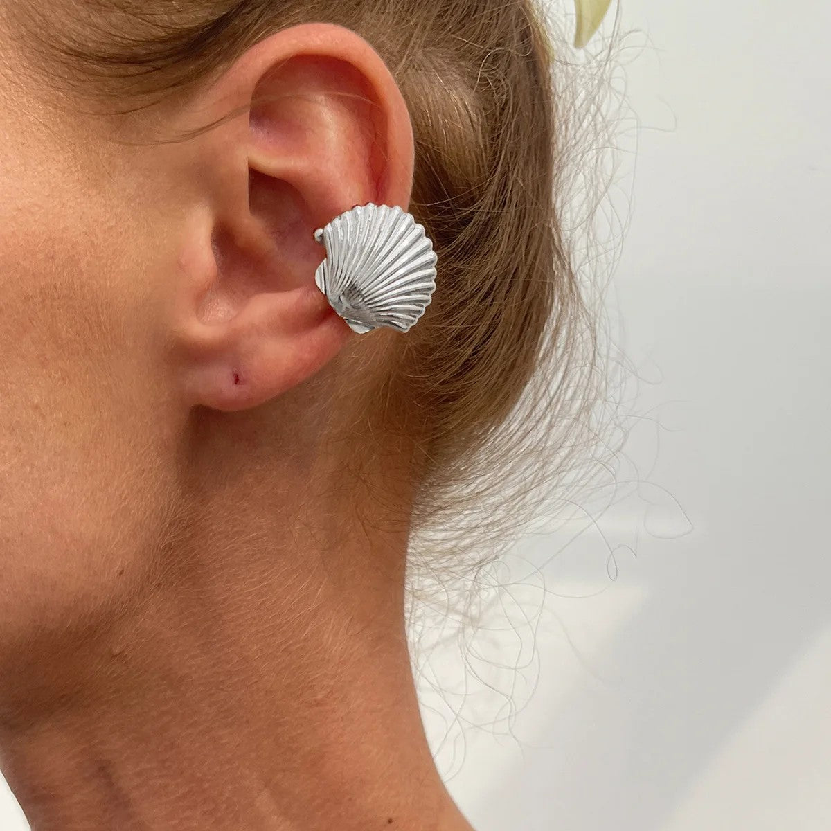 Cordoba Non-Piercing Ear Cuff - Scallop Shell Silver