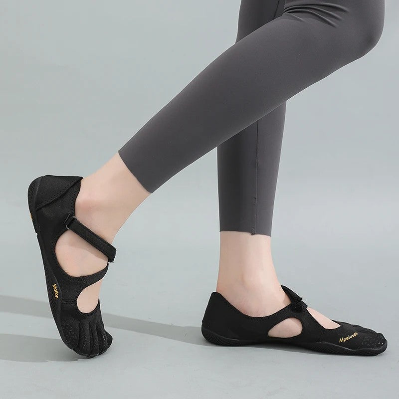 Forma Five Toe Shoes