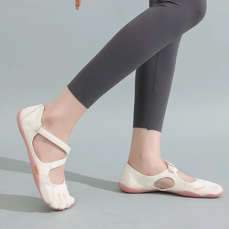 Forma Five Toe Shoes