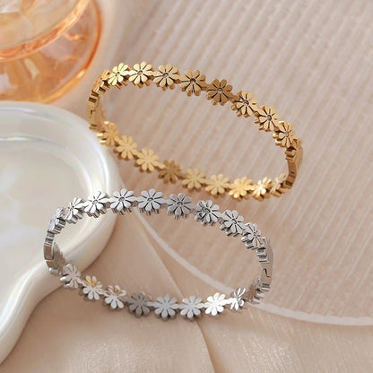 Monaco Rhinestone Flower Bracelet