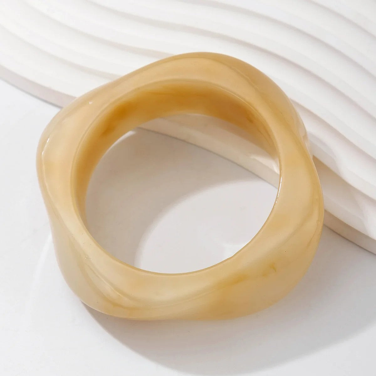 Rennes Irregular Resin Ring - Vanilla
