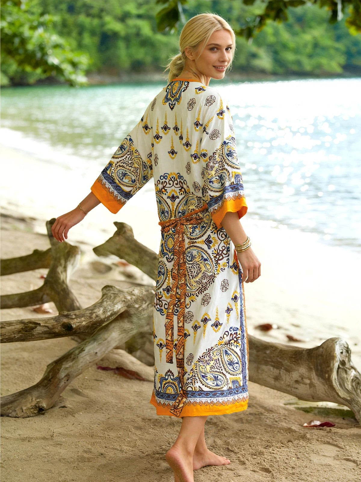 Veria Paisley Print Kimono