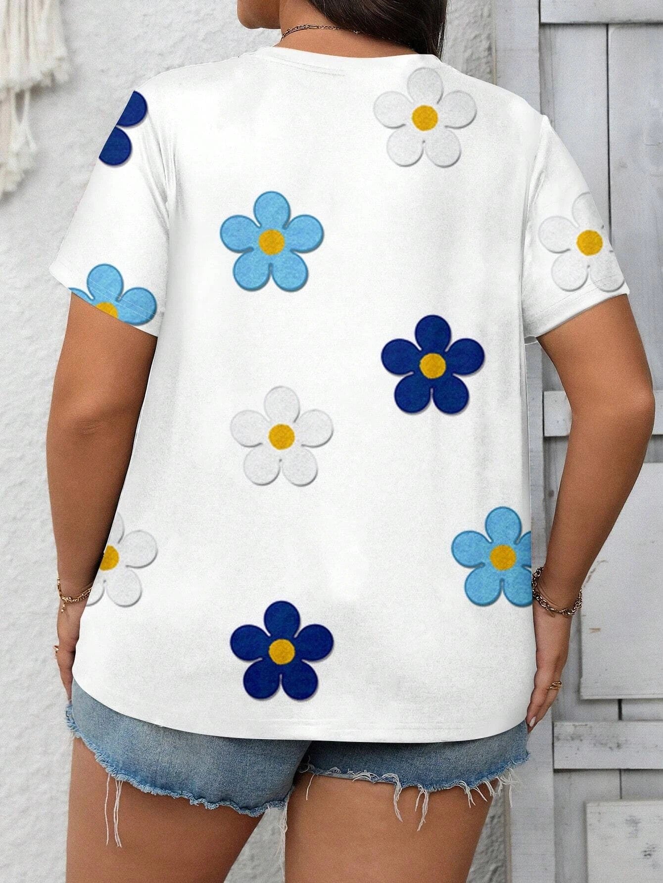 Vireo Plus Size Flower T-shirt