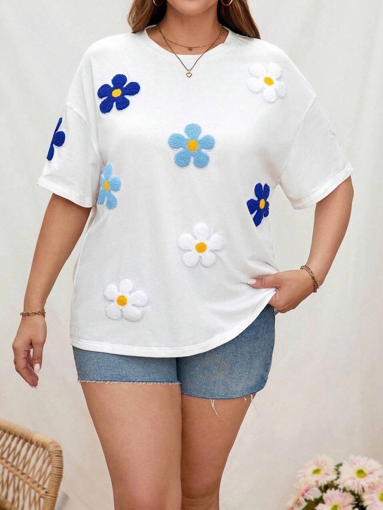 Vireo Plus Size Flower T-shirt - Ivory Floral